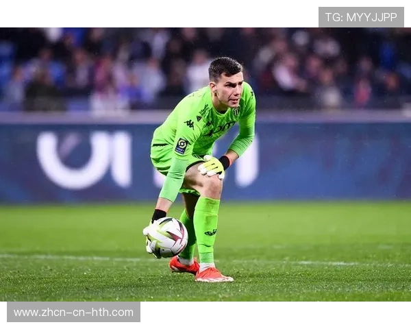 摩纳哥门将赫拉德茨基伤缺，替补门将迎考验